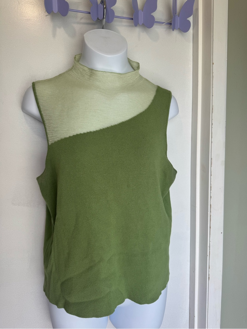 Sleeveless Two-Tone Mock Neck Crop Top in Light Green
